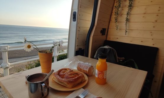 Homologación Opel Movano · desayuno en camper
