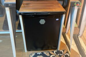 mueble-nevera-mercedes-100d