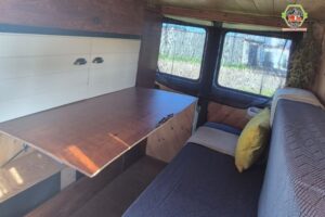 salon-mercedes-100d
