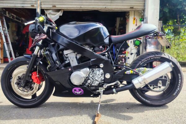 homologacion-kawasaki-zzr600